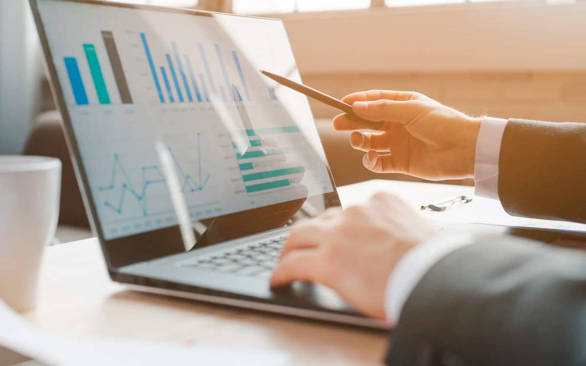 Consumer Market Analysis: How to Go From Raw Data to Market-Defining Insights